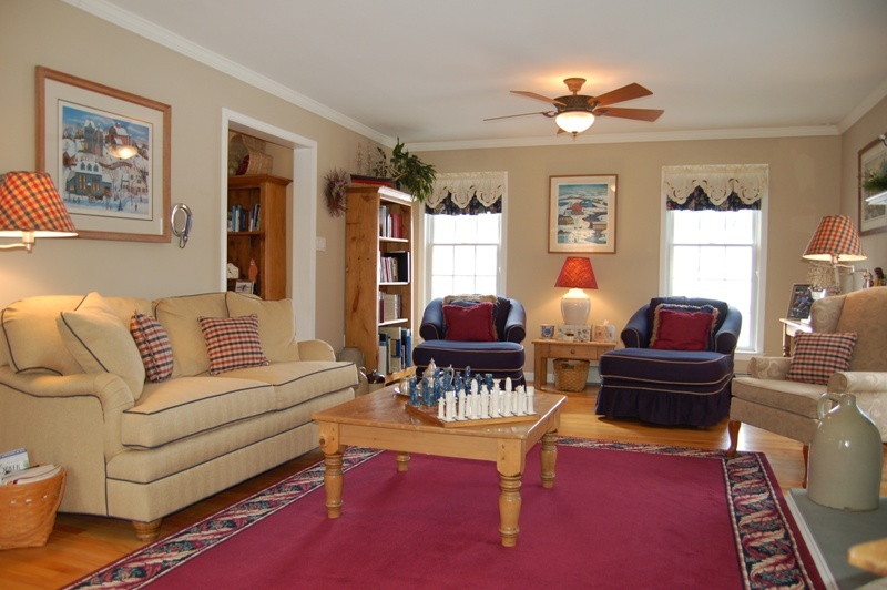 299 Hancock Road Pittsfield, MA 01201 - Photo 5 of 17 living room