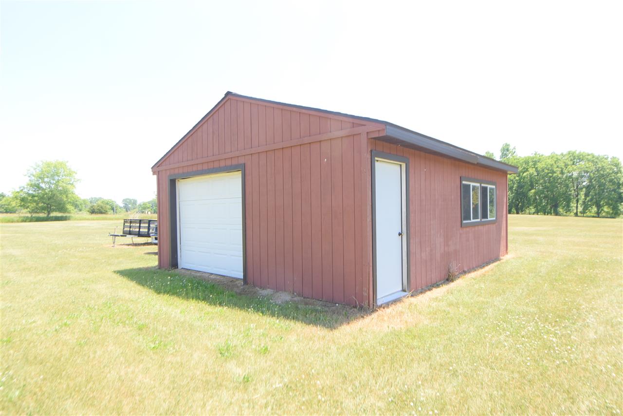 7416 Grand River Road Bancroft, MI 48414 - Photo 16 of 16 50016679-15.JPG