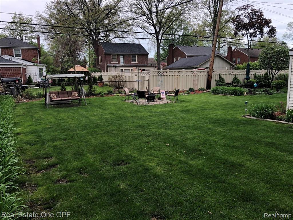 1876 Broadstone Road Grosse Pointe Woods, MI 48236 - Photo 50 of 53
