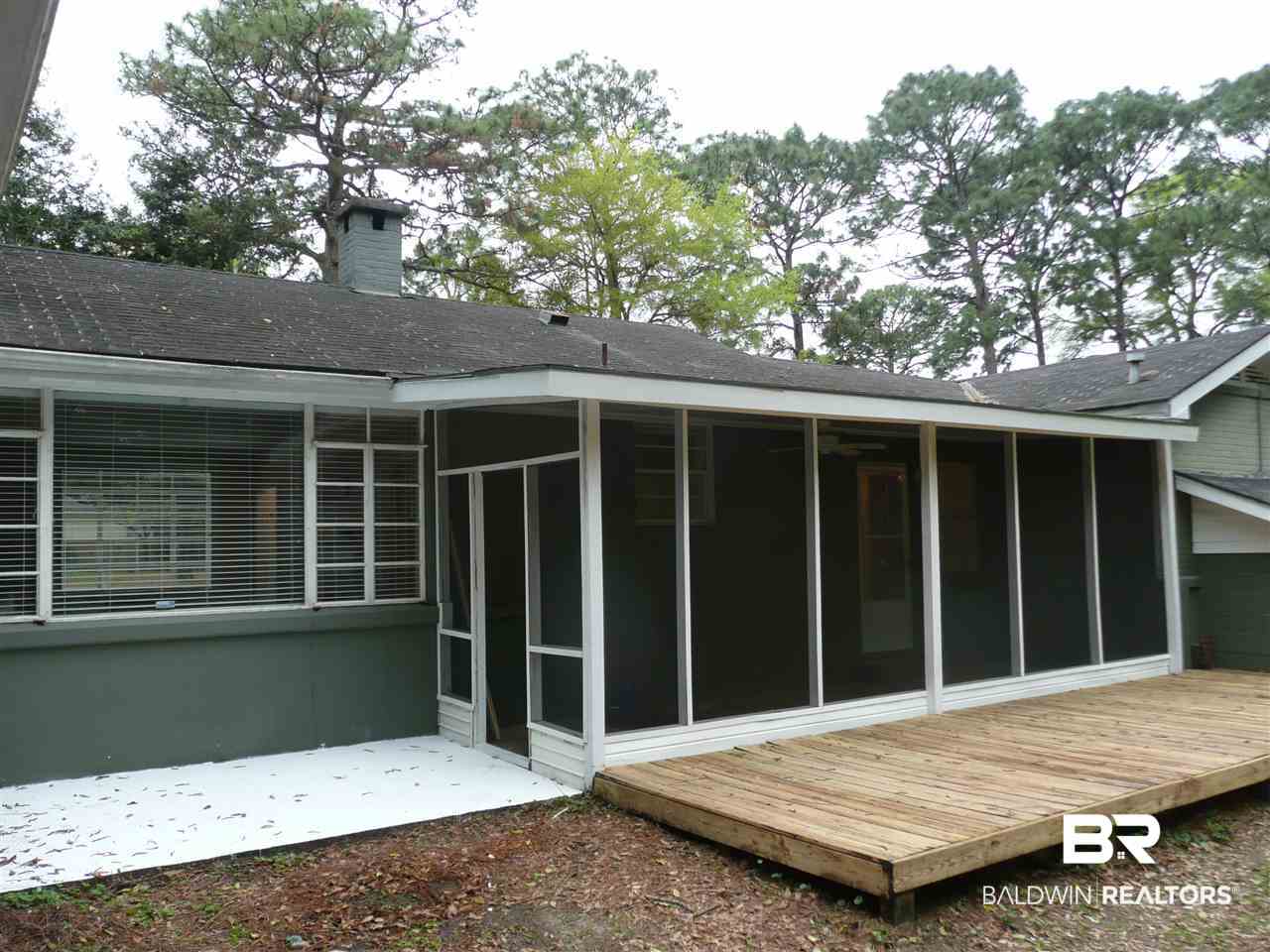 311 Dawn Place Mobile, AL 36609 - Photo 28 of 35 Back Deck and Patio
