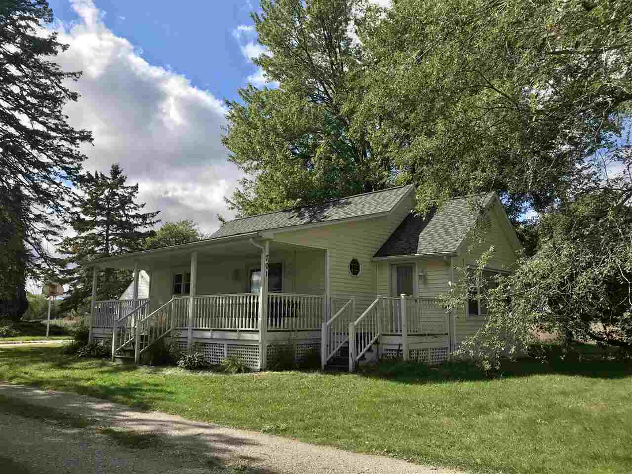 701 West Newberg Road Pinconning, MI 48650 - Photo 3 of 49