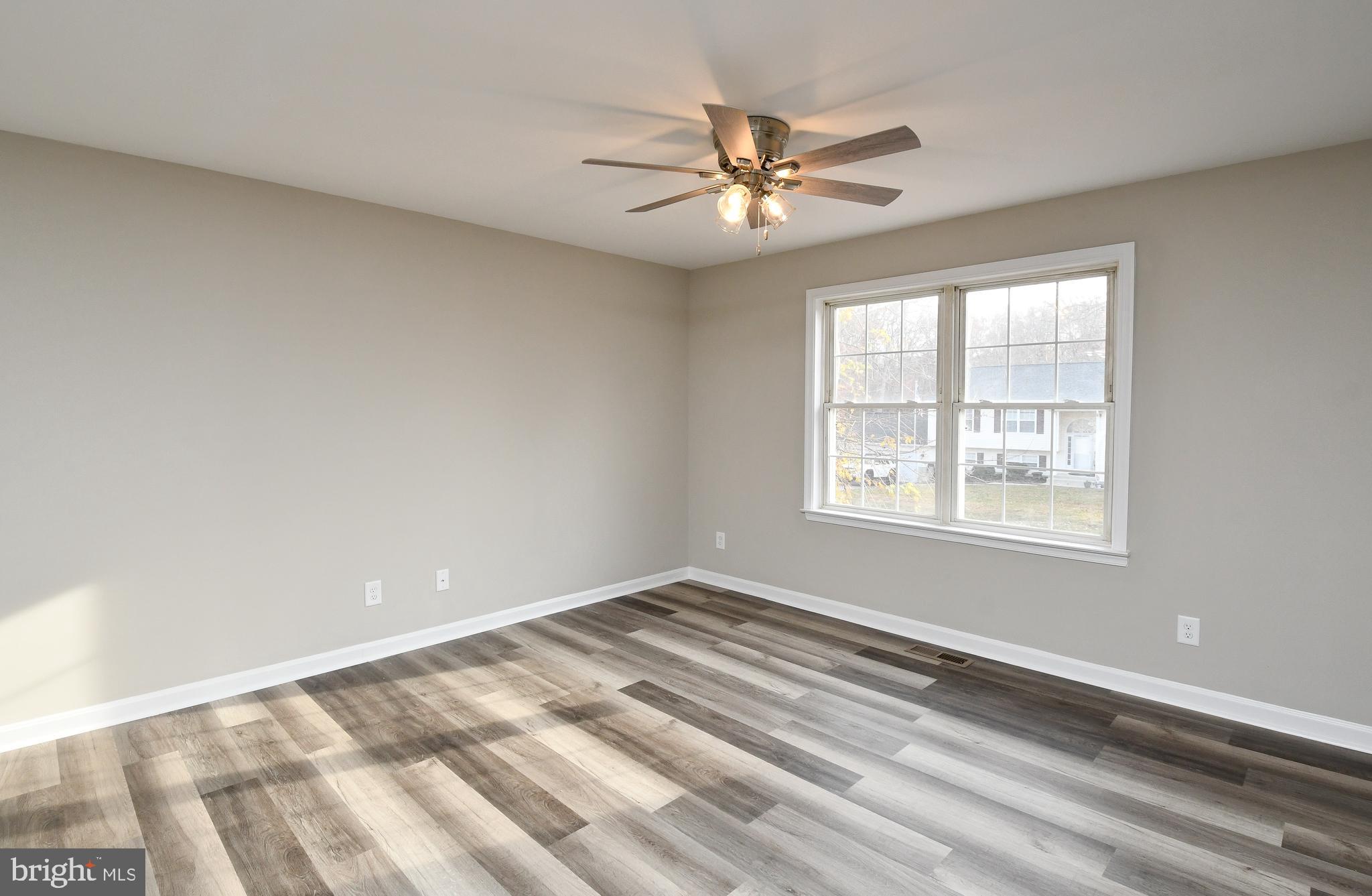 5515 South Branch Road Fredericksburg, VA 22407 - Photo 8 of 38 living room