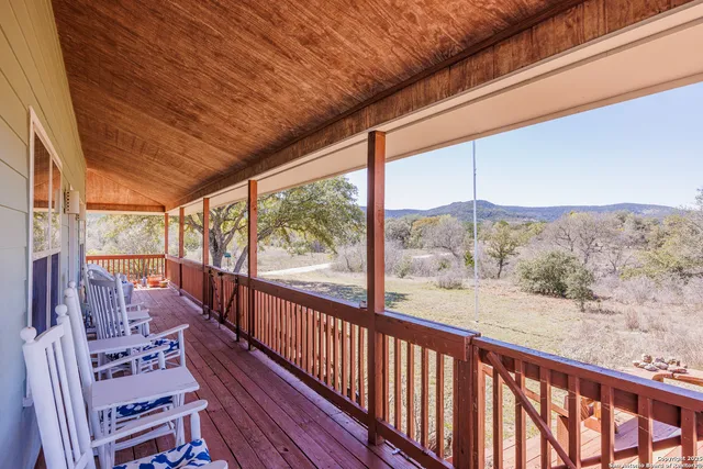 $775,000 | 2925 County Road 361, Utopia, TX 78884