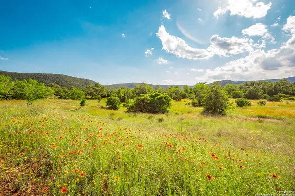$699,000 | 2925 County Road 361, Utopia, TX 78884