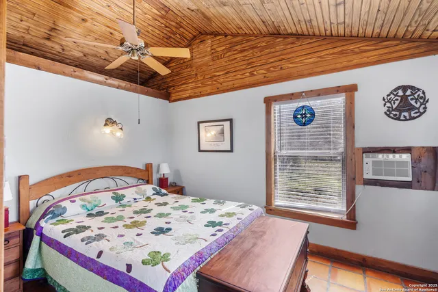 $775,000 | 2925 County Road 361, Utopia, TX 78884