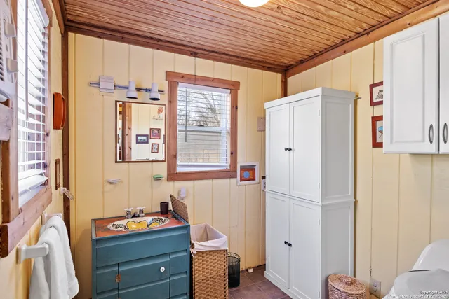 $775,000 | 2925 County Road 361, Utopia, TX 78884