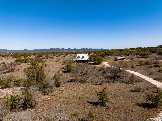 $775,000 | 2925 County Road 361, Utopia, TX 78884