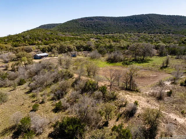 $775,000 | 2925 County Road 361, Utopia, TX 78884