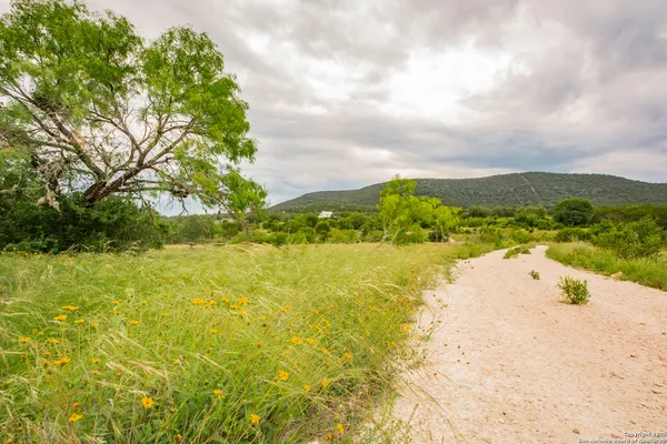 $699,000 | 2925 County Road 361, Utopia, TX 78884