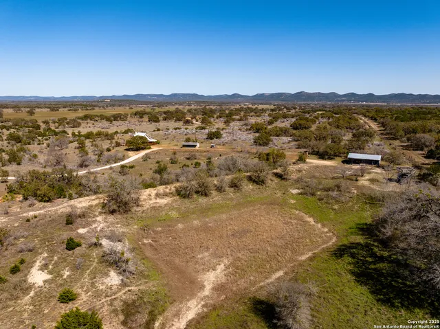 $775,000 | 2925 County Road 361, Utopia, TX 78884