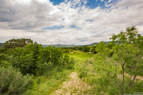 $699,000 | 2925 County Road 361, Utopia, TX 78884