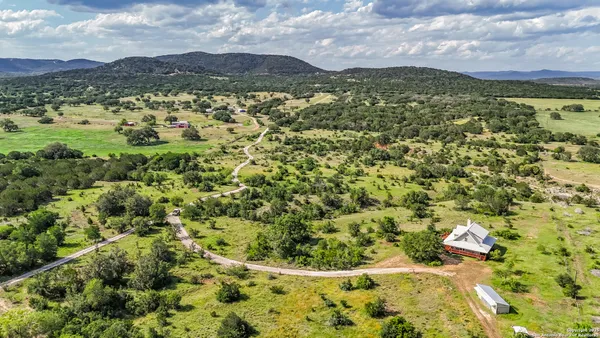 $699,000 | 2925 County Road 361, Utopia, TX 78884