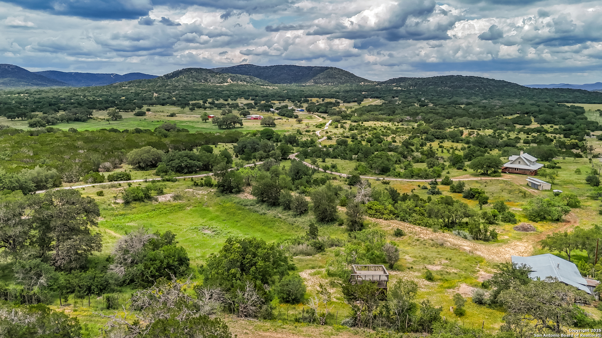 2925 County Road 361 Utopia, TX 78884 - Photo 35 of 35 a view of a city with lush green forest