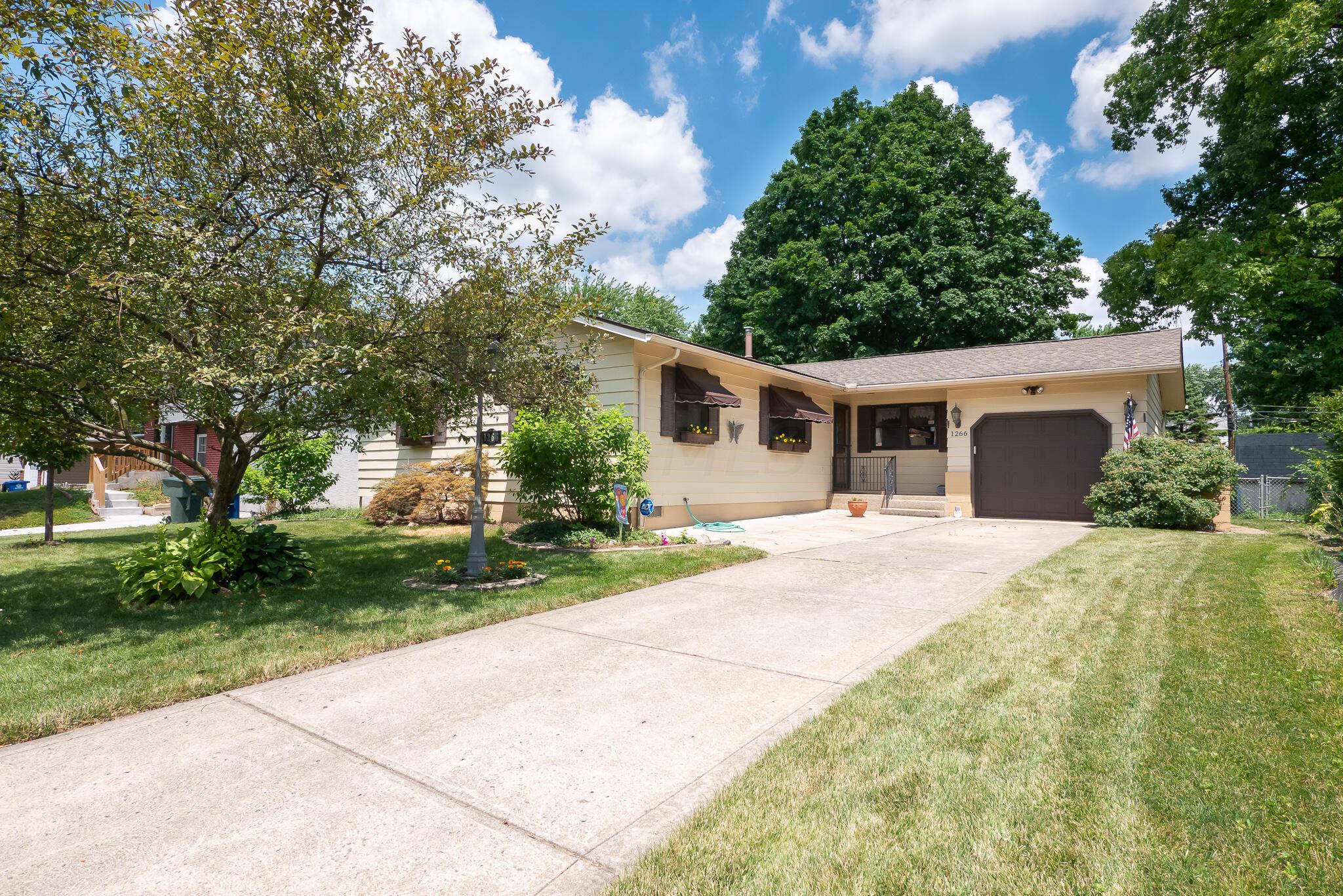 1266 Thurell Road Columbus, OH 43229 - Photo 4 of 48 EXT3