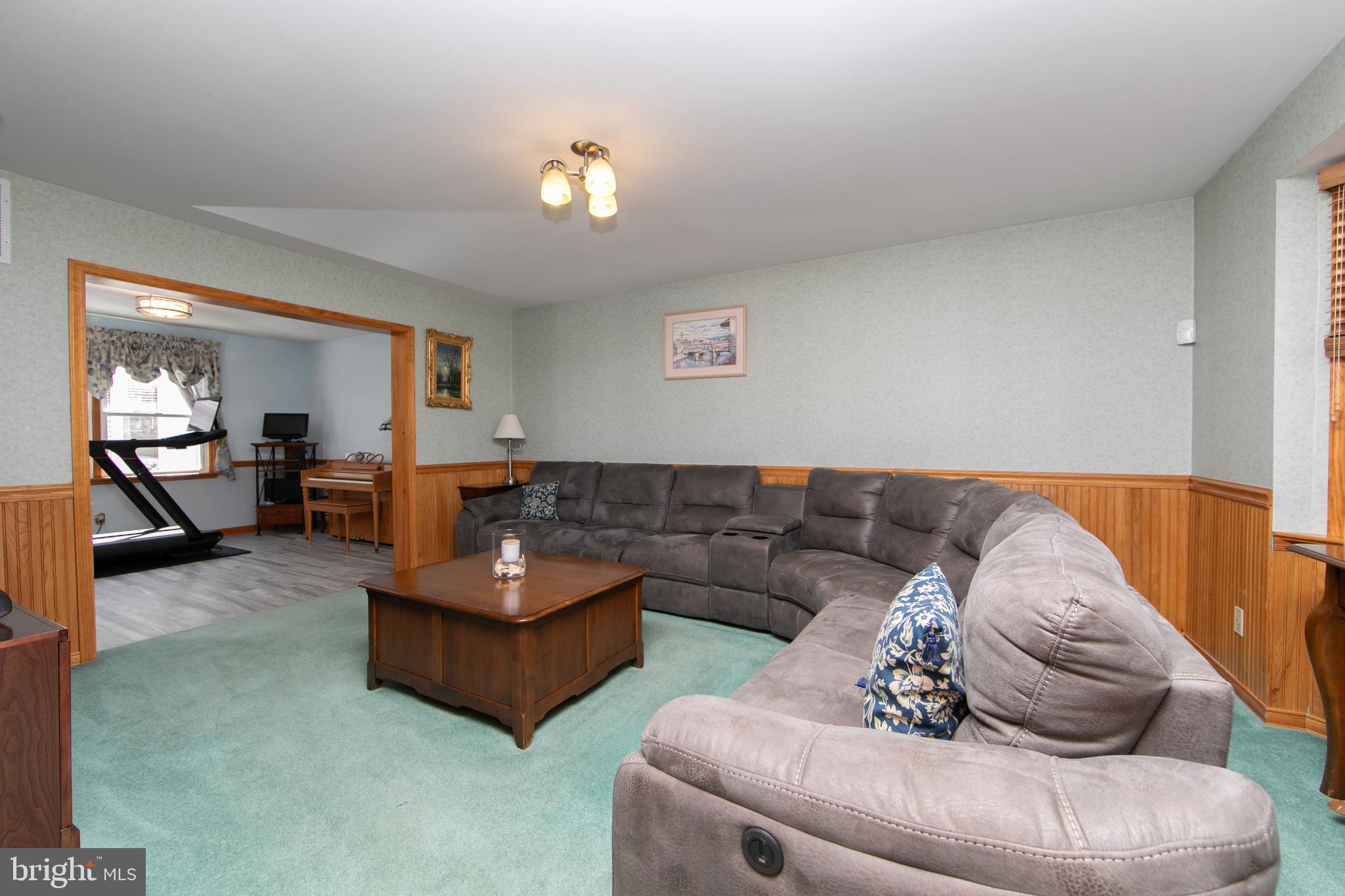 21 Golf Drive Hammonton, NJ 08037 - Photo 17 of 54 Family room