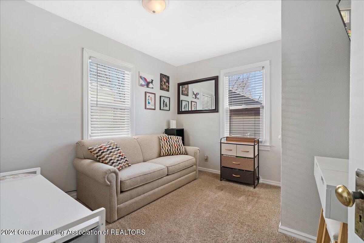 3135 Ingham Street Lansing, MI 48911 - Photo 19 of 28 19-Media Jett-19