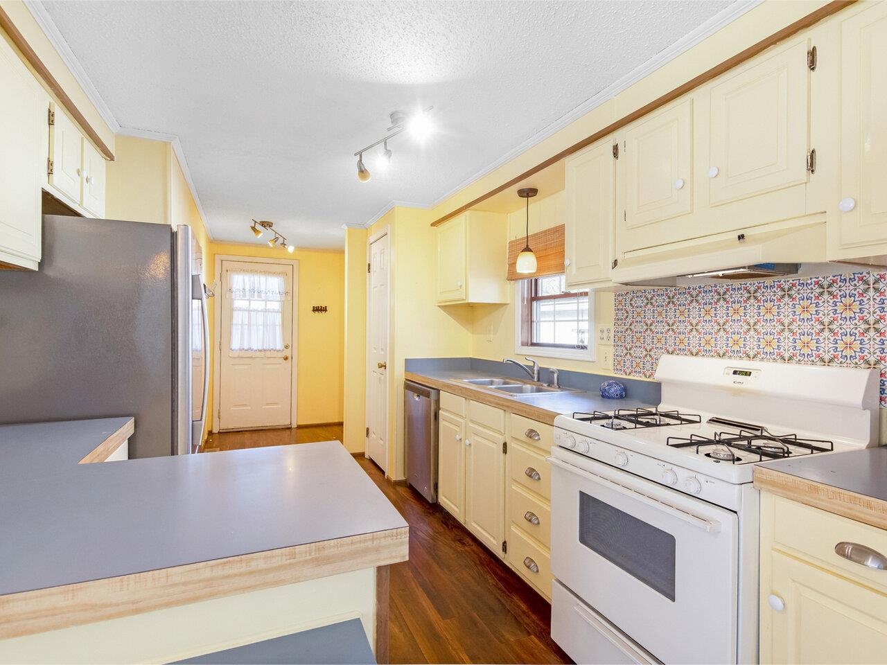 148 Williston Woods Road Williston, VT 05495 - Photo 7 of 19 Gallery Image 7