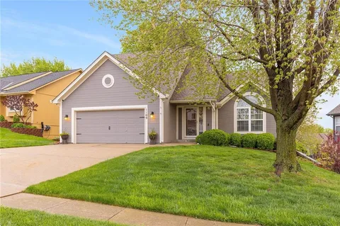 $375,000 | 1109 Chestnut Lane, Liberty, MO 64068