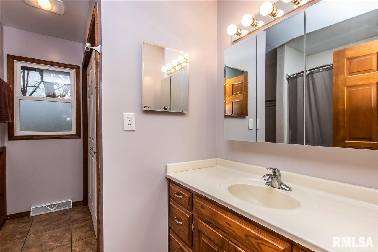 1559 Hickory Point Road Metamora, IL 61548 - Photo 16 of 25