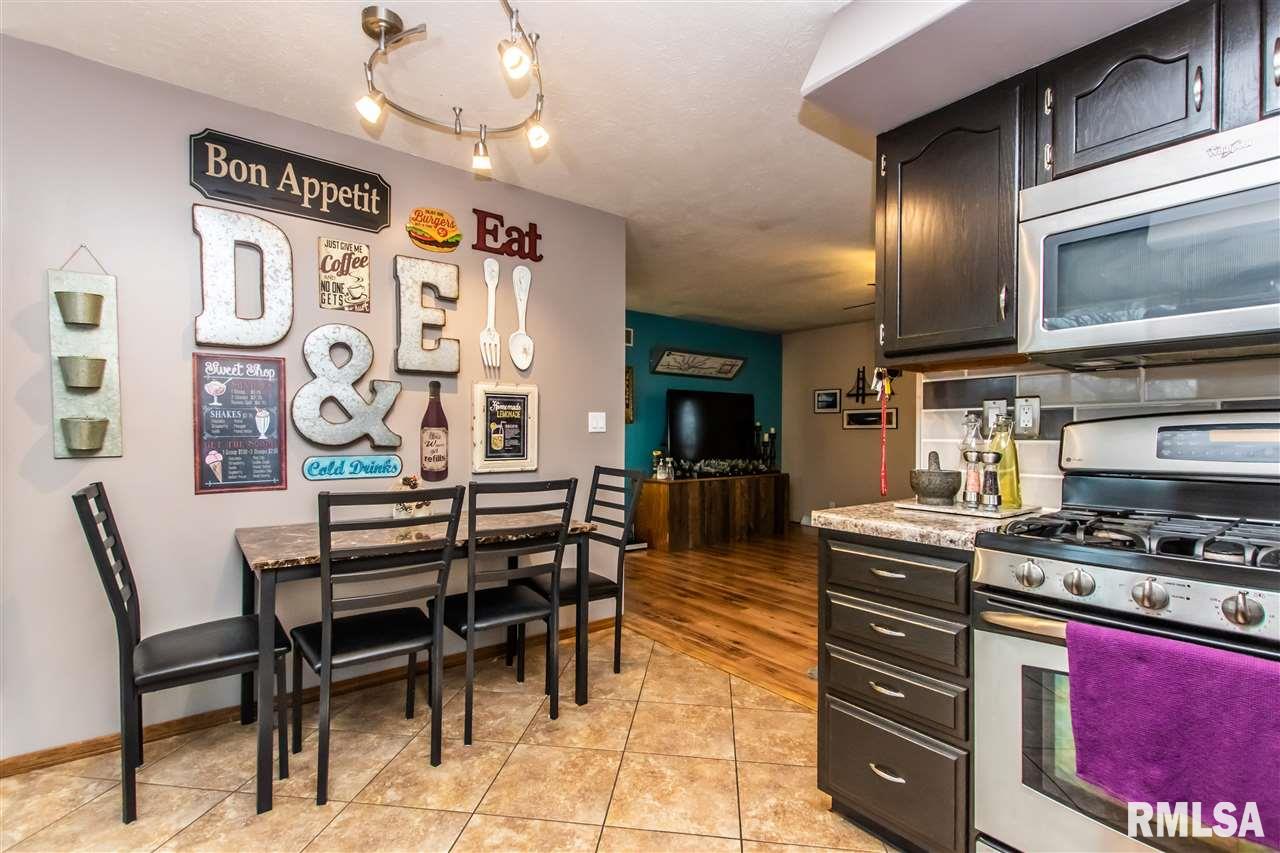 1559 Hickory Point Road Metamora, IL 61548 - Photo 8 of 25
