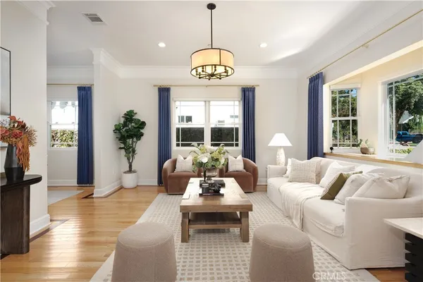 $1,495,000 | 877 North Oakland Avenue, Pasadena, CA 91104