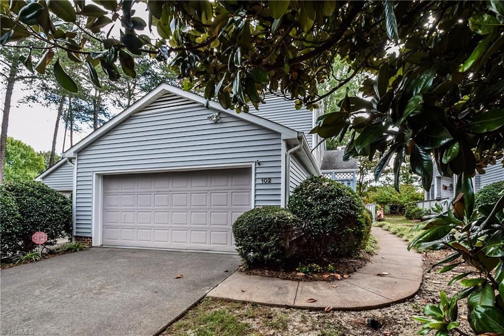 102 Pebble Rdg Lane Winston-Salem, NC 27104 - Photo 2 of 22 Gallery Image 2
