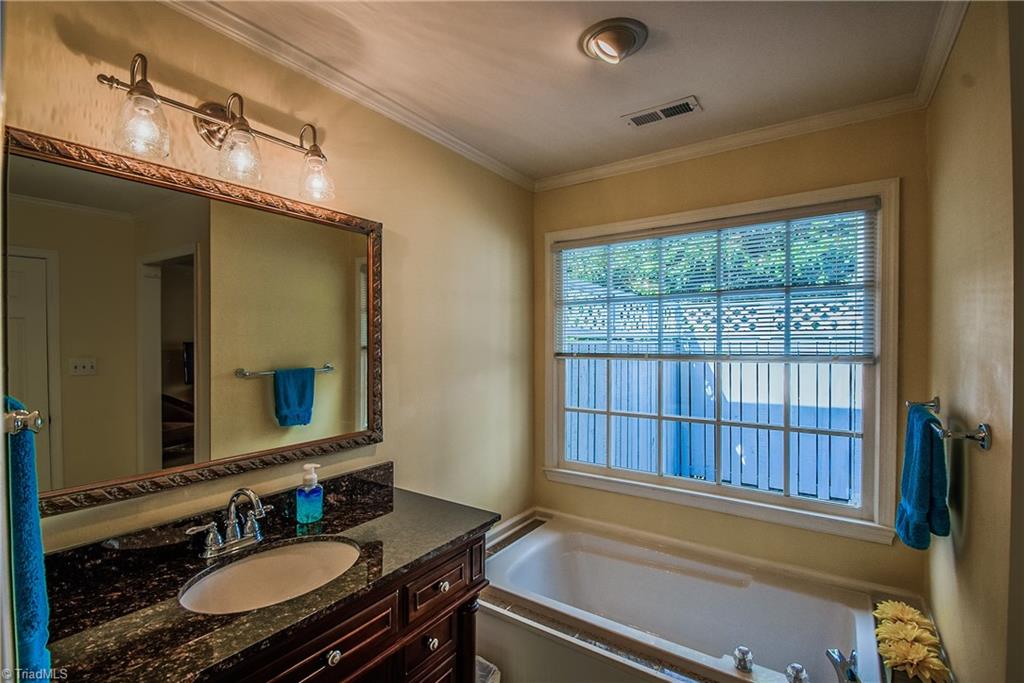 102 Pebble Rdg Lane Winston-Salem, NC 27104 - Photo 15 of 22 Gallery Image 15
