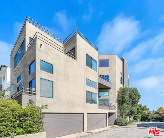 $9,800 | 15 Vía Marina, Marina del Rey, CA 90292
