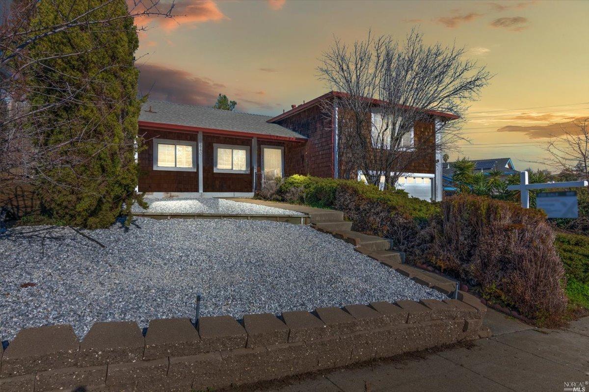 640 Skyline Drive Vallejo, CA 94591 - Photo 4 of 55