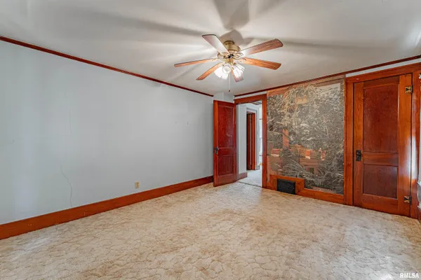 $70,000 | 1025 Broadway Street, Lincoln, IL 62656