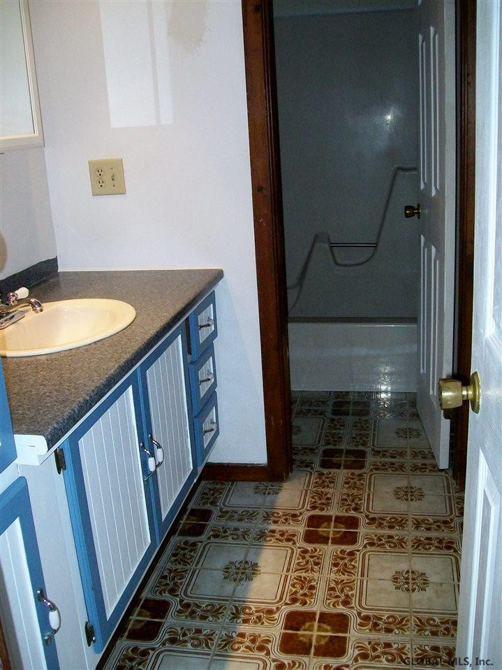 30 Snowberry Road Malta, NY 12020 - Photo 6 of 11 Photo 6