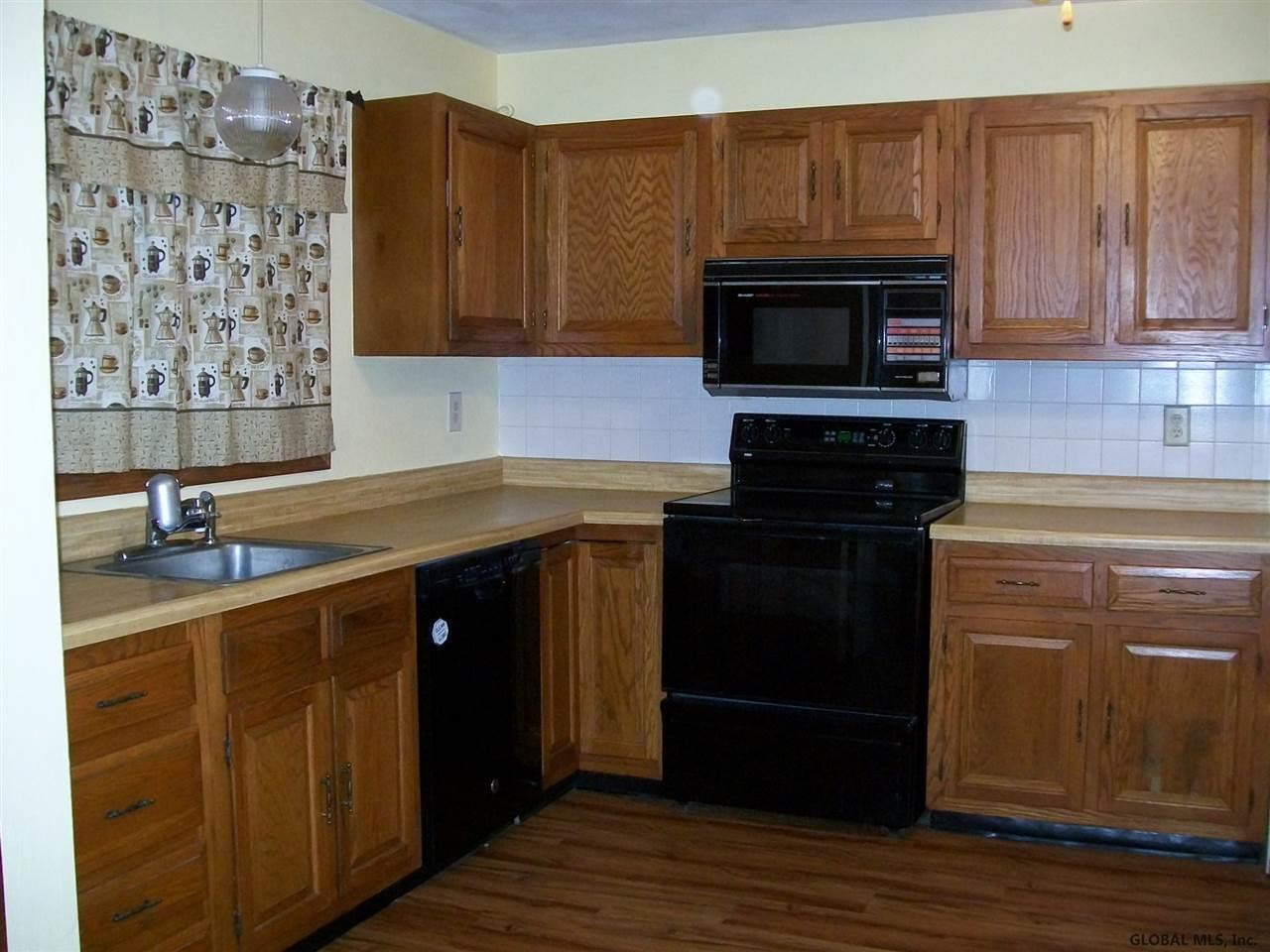 30 Snowberry Road Malta, NY 12020 - Photo 8 of 11 Photo 8