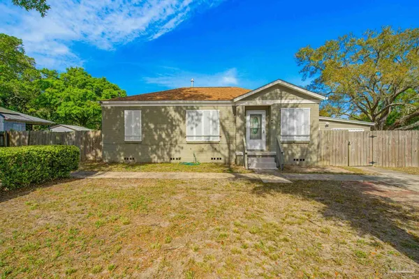 $325,000 | 211 Northwest Gilliland Road, Pensacola, FL 32507