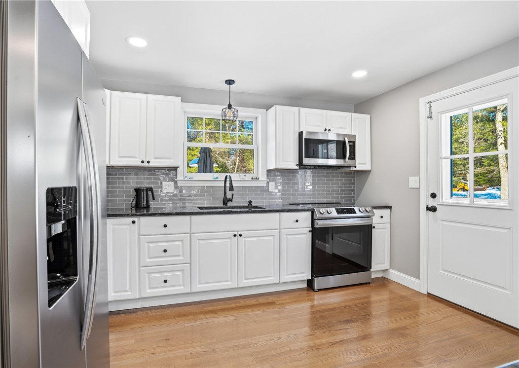 339 Hog House Hill Road Exeter, RI 02822 - Photo 8 of 32
