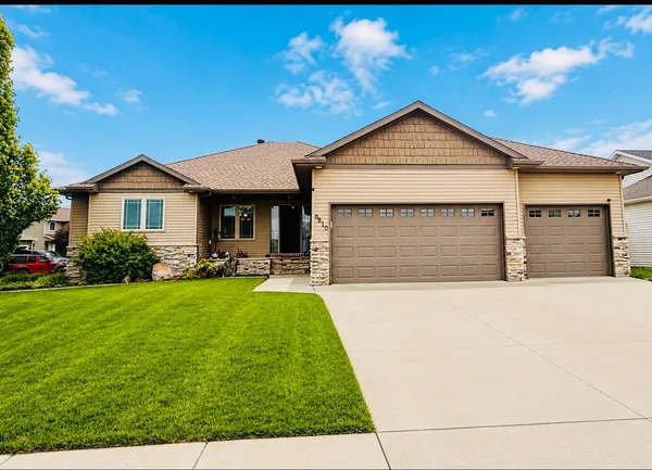 $624,900 | 6810 24th Street South, Fargo, ND 58104
