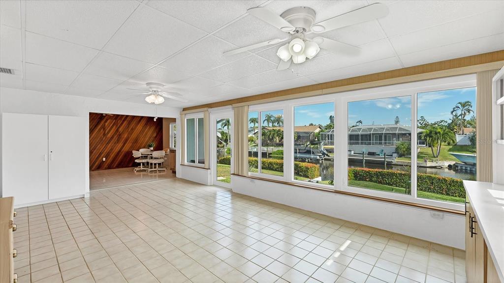 4515 Mangrove Point Road Bradenton, FL 34210 - Photo 34 of 59 a view of room with window and ceiling fan