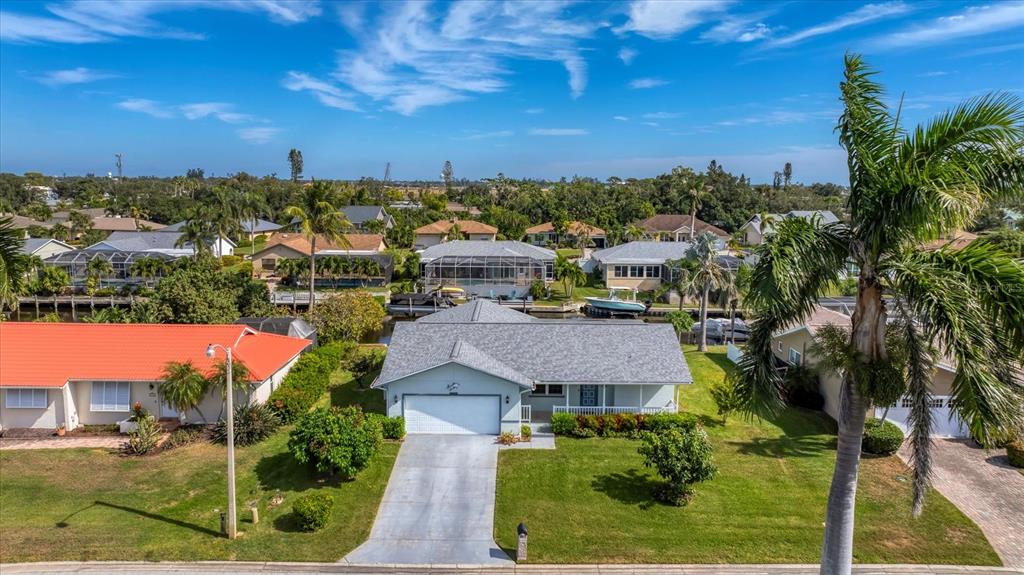 4515 Mangrove Point Road Bradenton, FL 34210 - Photo 4 of 59