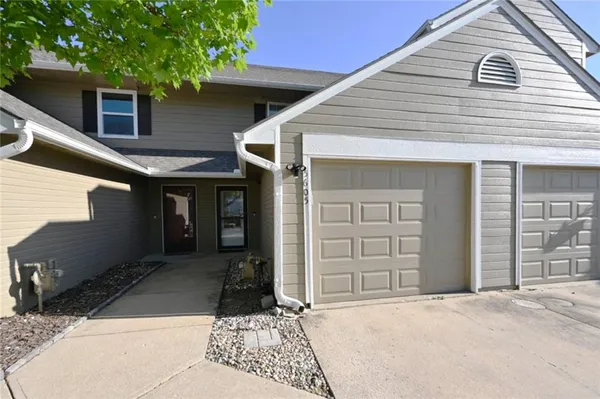 $215,000 | 5605 Northwest 66th Terrace, Kansas City, MO 64151