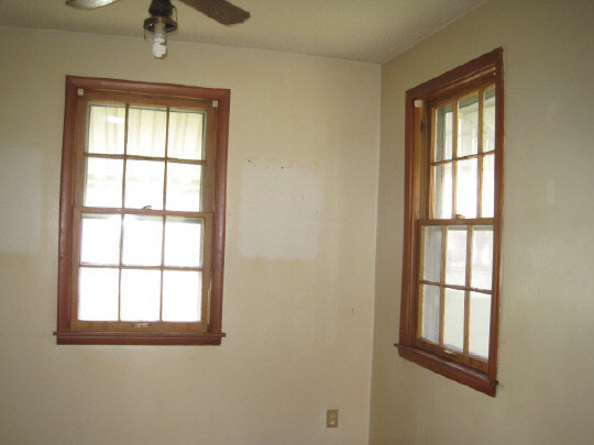 620 South 2nd Street Rochelle, IL 61068 - Photo 6 of 10 an empty room with a window