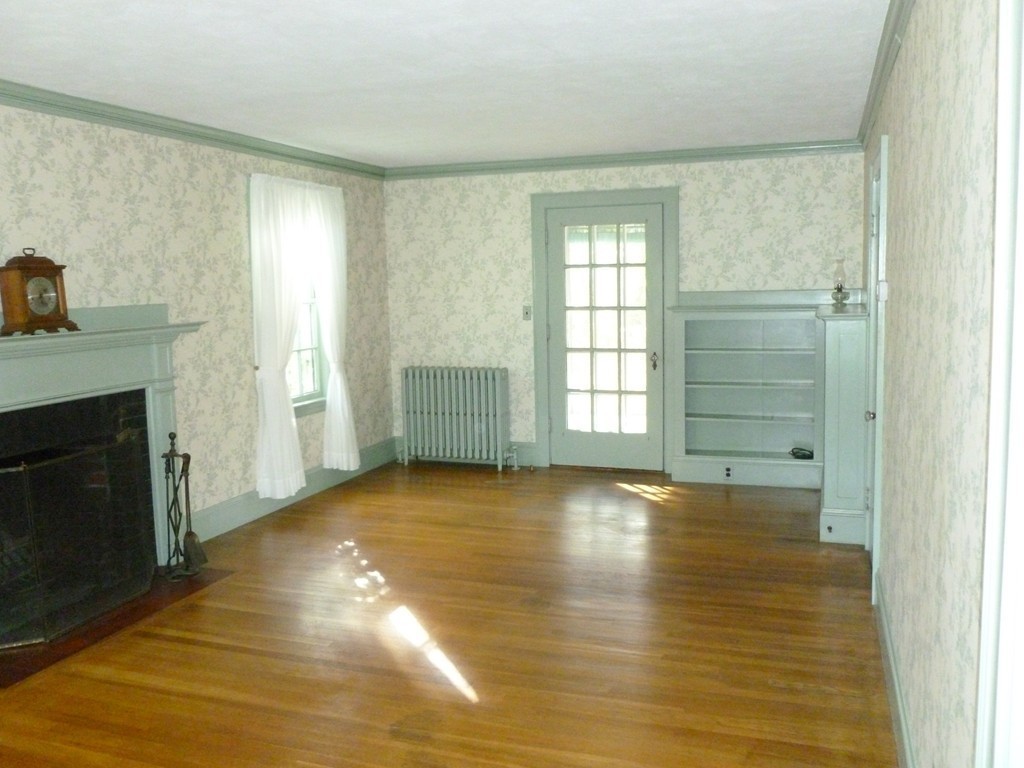 10 Norman Road Melrose, MA 02176 - Photo 4 of 20