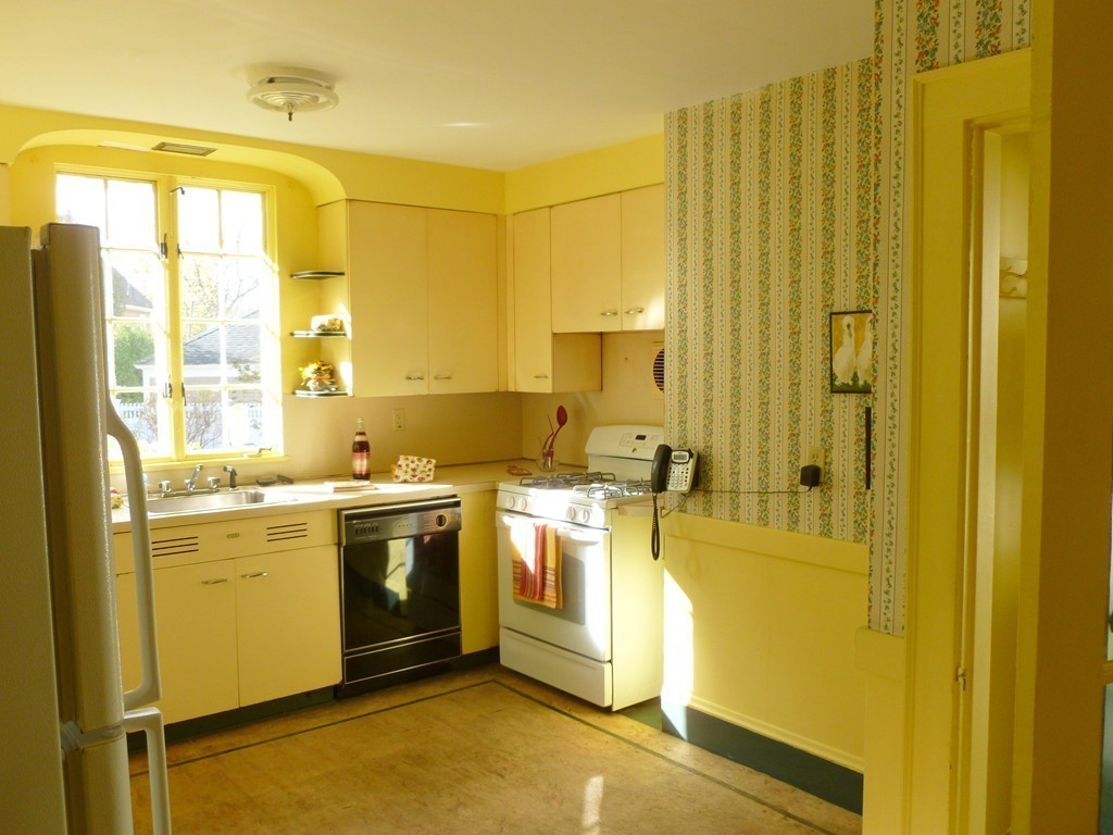 10 Norman Road Melrose, MA 02176 - Photo 8 of 20