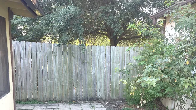 $1,800 | 2831 Charles Conrad Drive, Kirby, TX 78219