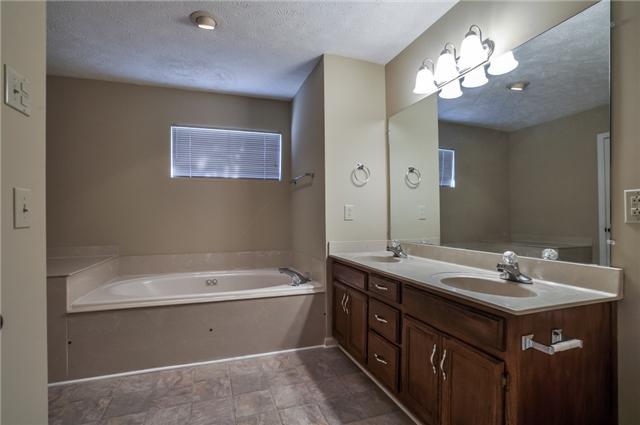 2617 Call Hill Road Nashville, TN 37211 - Photo 10 of 20 Master Bathroom with Double Vanities and separate shower and tub.