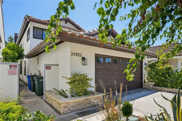 $2,499,000 | 21922 Erie Lane, Lake Forest, CA 92630