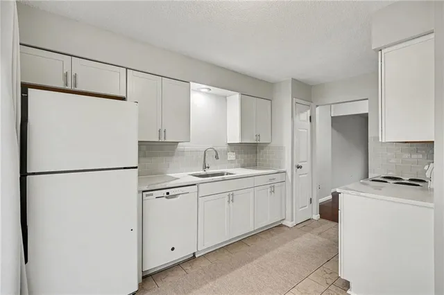 $145,000 | 3301 Bridge Manor Drive, Kansas City, MO 64137