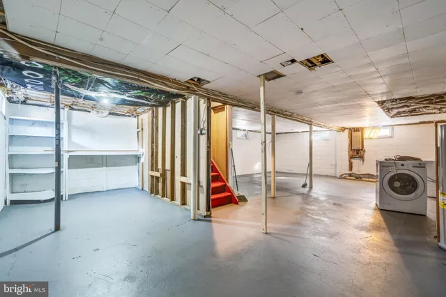 a view of livingroom with closet