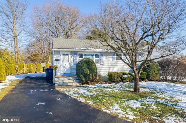 $425,000 | 5 Rocky Brook Court, Hightstown, NJ 08520