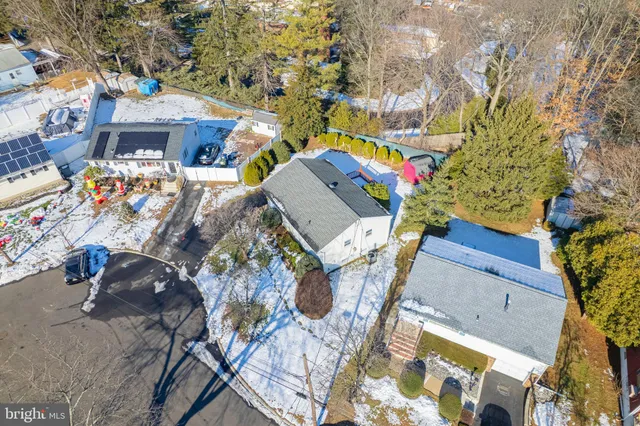 $425,000 | 5 Rocky Brook Court, Hightstown, NJ 08520