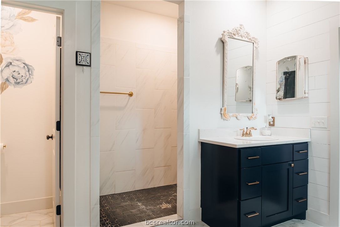 5036 Glory Road Bryan, TX 77808 - Photo 24 of 50 Custom primary bathroom suite