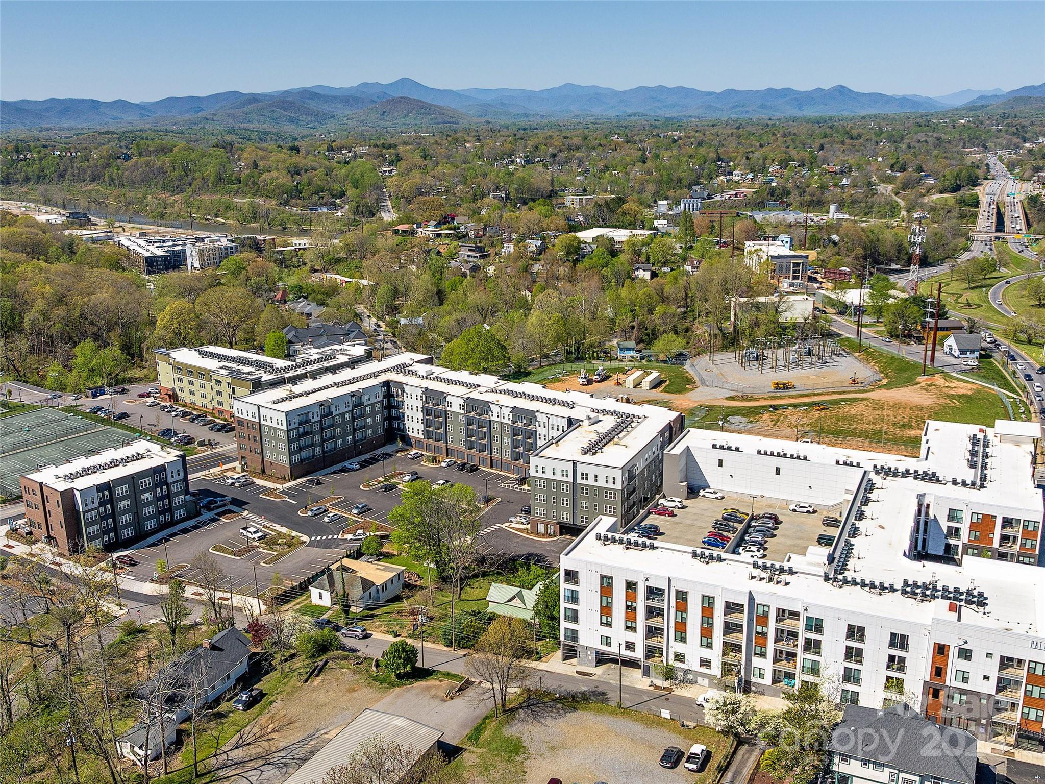 21 Pearl Street Asheville, NC 28801 - Photo 25 of 26 a view of city with ocean
